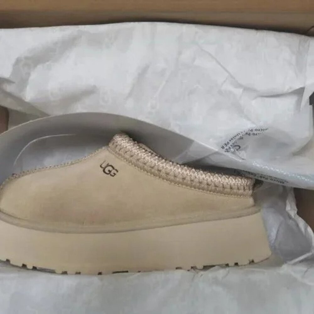 UGG Cream Platform Slip-Ons🤩 - Picture 5 of 6